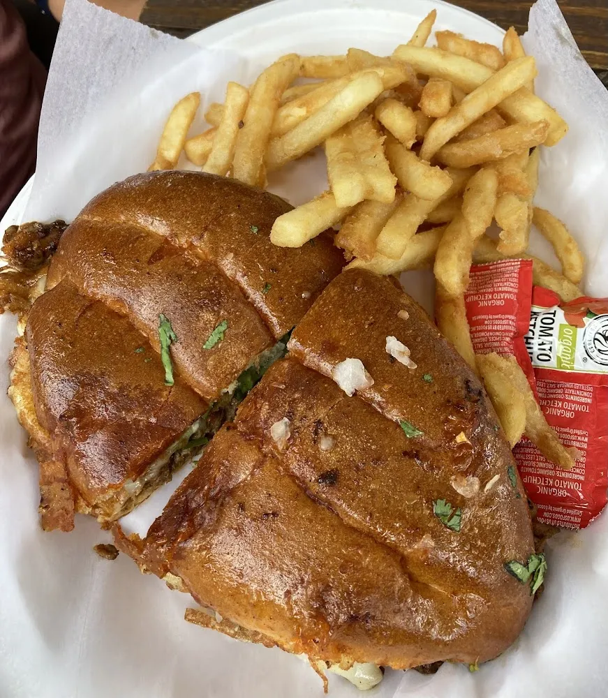 Torta Birria